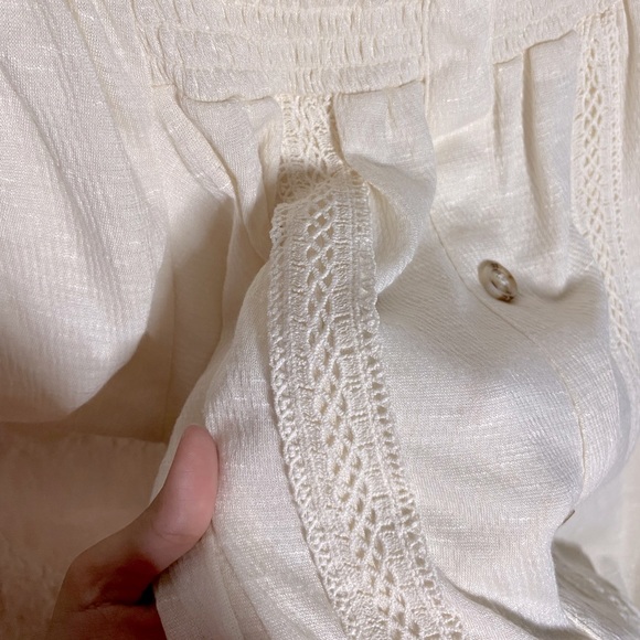 Can be a regular shirt or shoulder top. - Picture 3 of 3